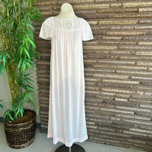 Kayser Vintage Pink Crepe Nylon Short Sleeve Nightgown Size Small